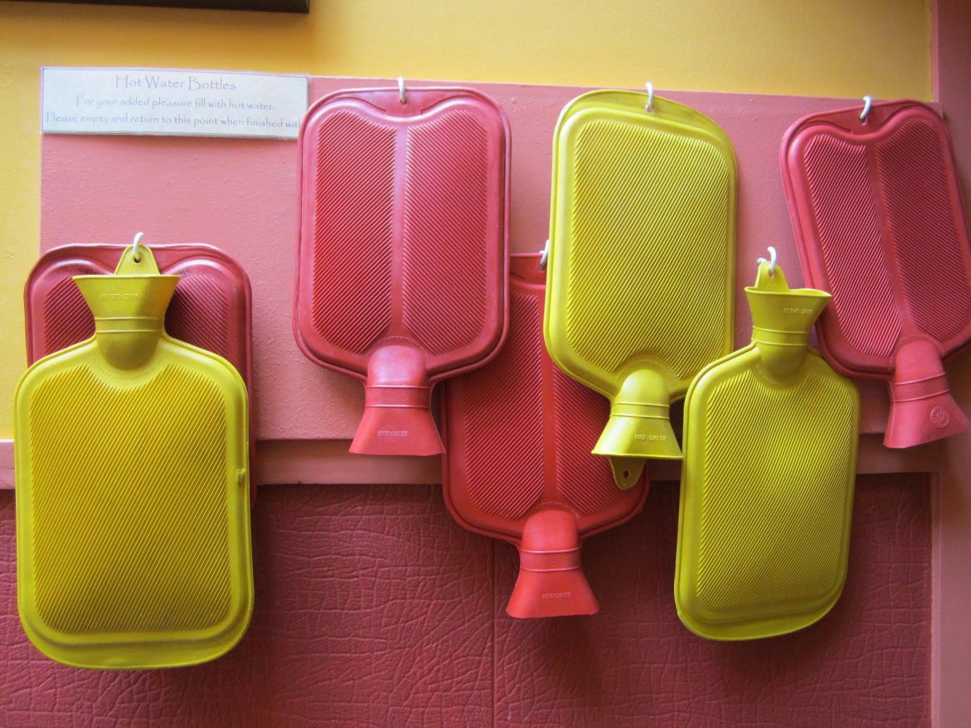 Global Village Travellers Lodge Greymouth Exterior photo Hot water bottles