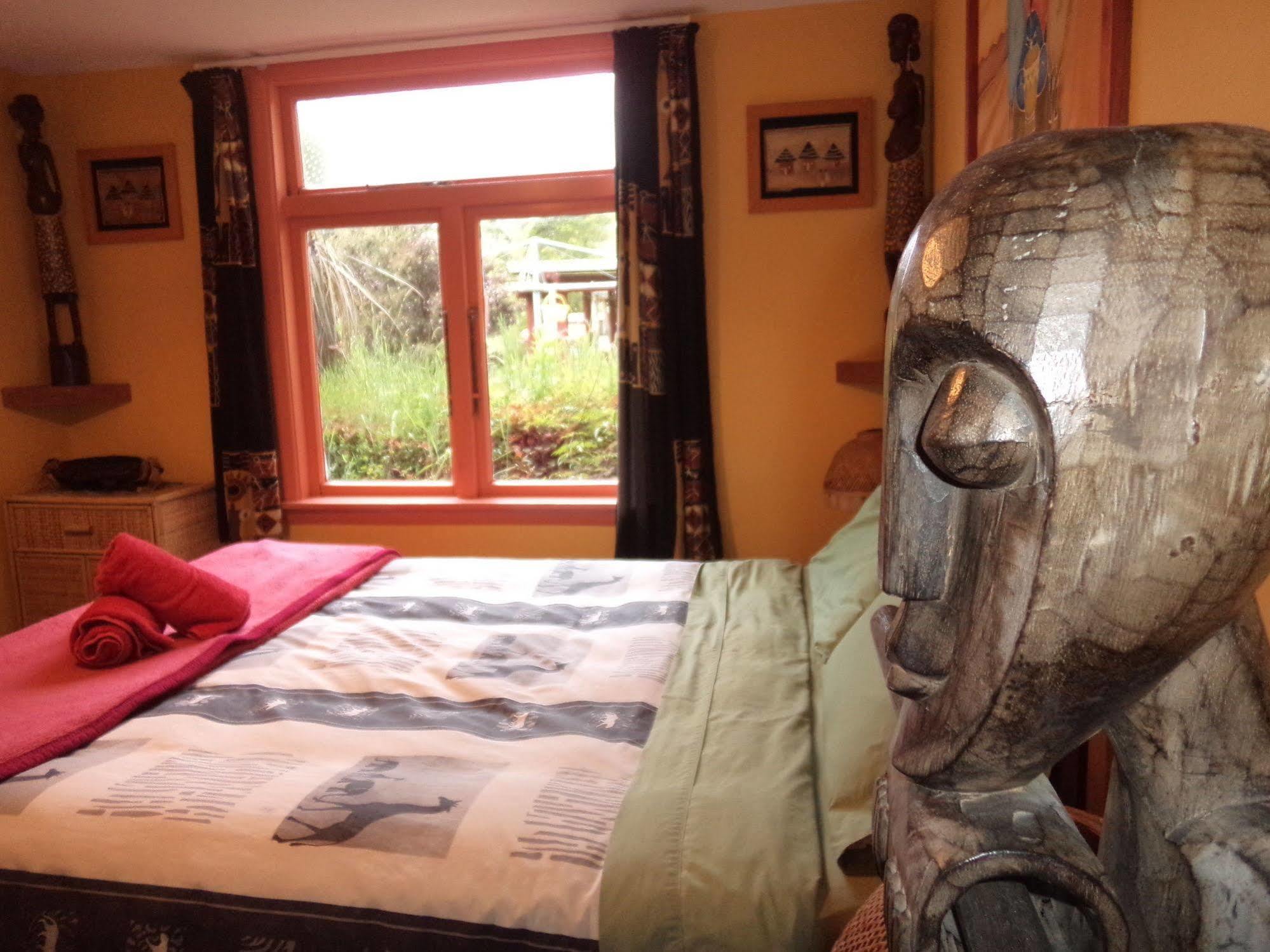 Global Village Travellers Lodge Greymouth Exterior photo The bedroom at the Treehouse